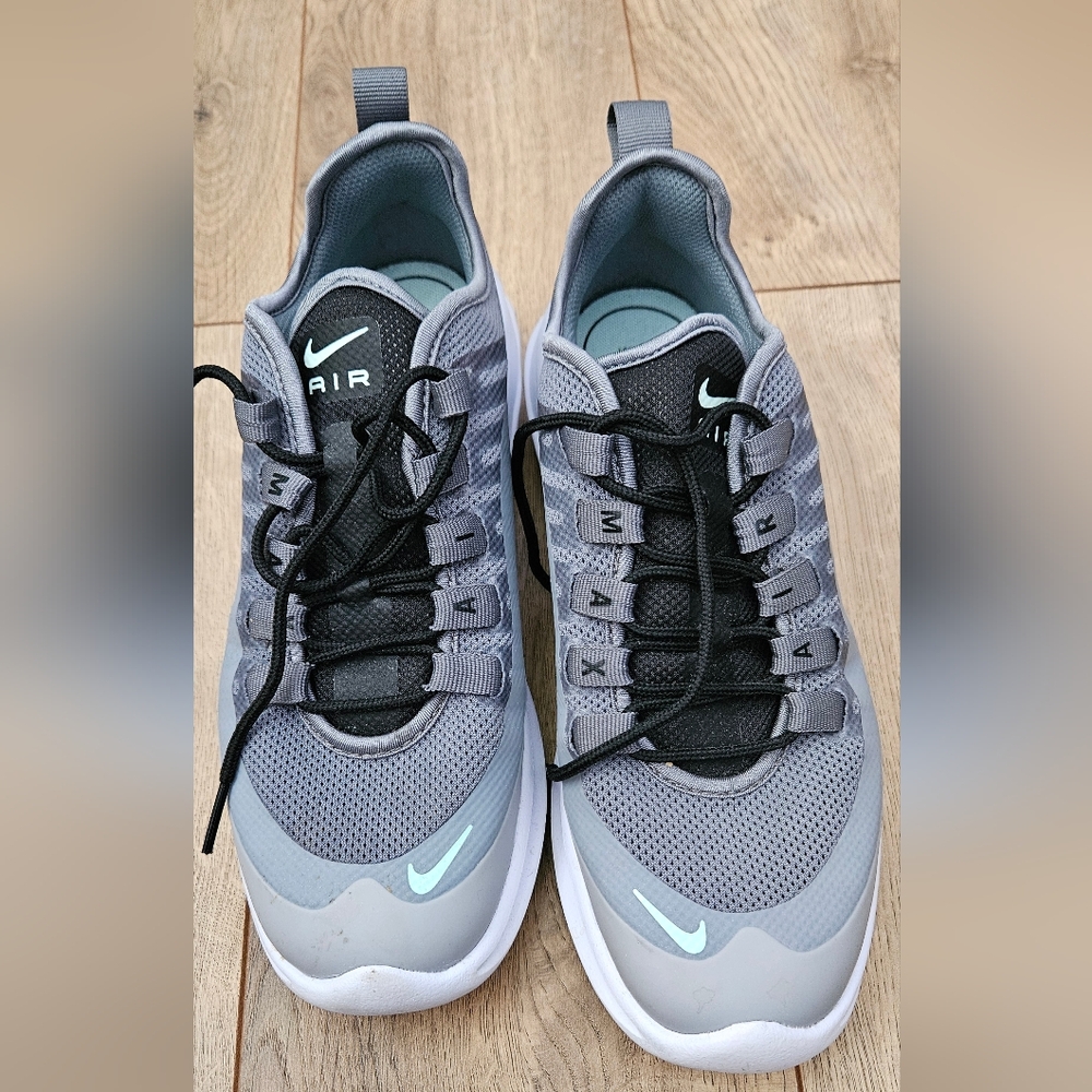 Nike Air Max Gray Sneakers | Womens Size 7